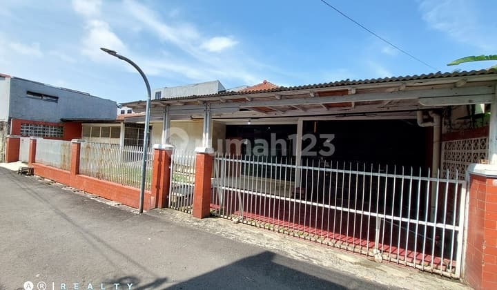 Rumah Hitung Tanah Cocok untuk Kos-Kosan di Gegerkalong Setiabudi Bandung