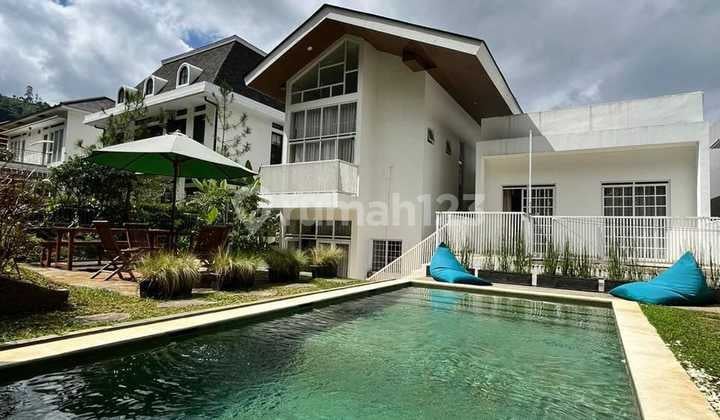 RUMAH IMPIAN DI DAGO Dengan Kolam Renang Pribadi Sentuhan Resort Bandung Utara