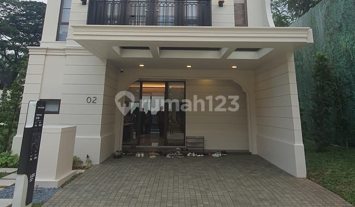 Allegra Casa De Lago Lippo Cikarang, Rumah Sultan American Style View Danau, Elegan dan Megah Harga Terjangkau