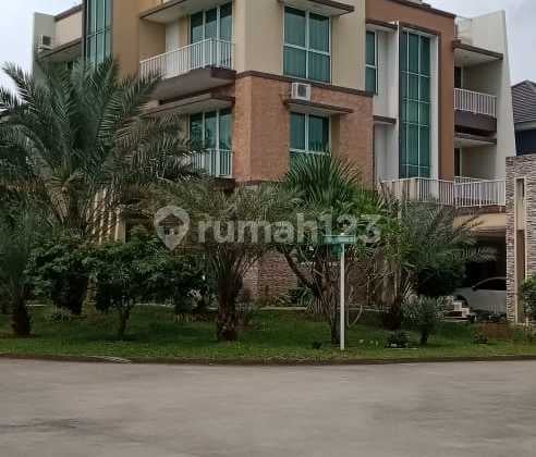 Dijual Rumah Siap Huni Posisi Hook Lokasi Dekat Pintul Tol Sentul City