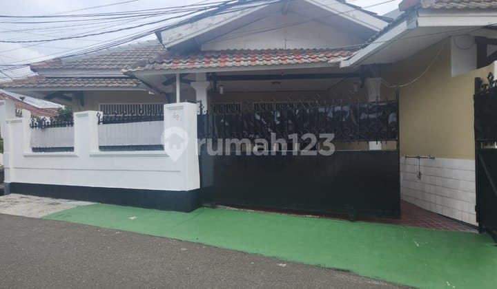 Rumah di Jl Abuserin Cilandak Dekat Stasiun MRT Cipete Raya