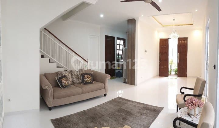 Dijual Rumah Cantik Dalam Exclusive Townhouse Bambu Apus Jaktim