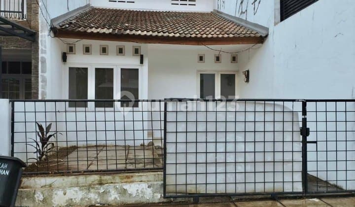 Rumah 1,5 Lantai di Kawasan Bona Indah Lebak Jaksel Bulus