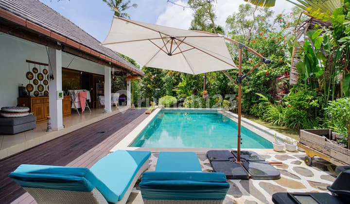 Villa Full Furnished Lingkungan Tenang di Padonan