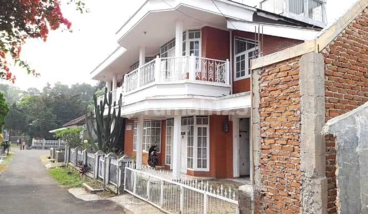 Jual Rumah Bandung Utara Ciumbuleuit - Harga di Bawah Pasar Strategis Akses 2 Mobil Masuk, bisa Usaha Kos
