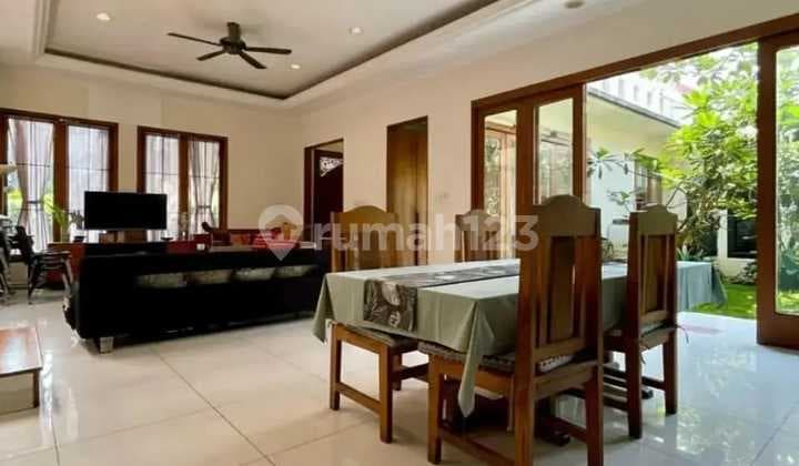 Favorite Residence in Kebayoran Lama - Delman Indah, Quiet & Prestigious Location