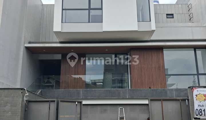 Jarang Ada! Rumah di Setra Duta Bandung - Area Elite & Tenang