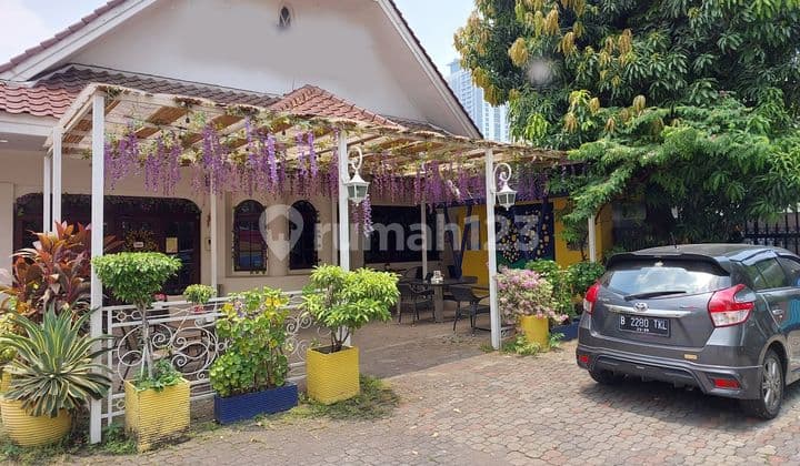 Premium Location House on Jl. Hos. Cokroaminoto, Menteng, Central Jakarta