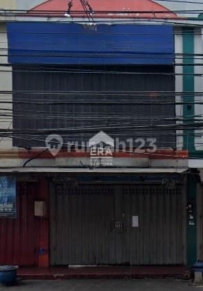 For Rent Shophouse on Main Road Soekarno Hatta, Suitable for Business