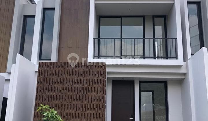 Disewa , Rumah 2 Lantai, di Summarecon Bogor, Jawa Barat, Bogor