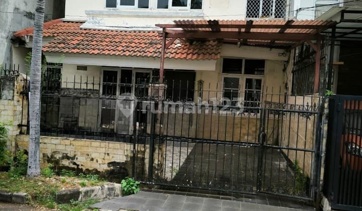 Dijual Rumah Tua Untuk Bangun Ulang di Gading Kirana