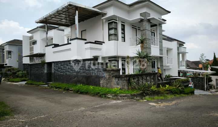 Dijual Rumah Mewah 2 Unit Jadi Satu di Cipanas, Puncak, Kab, Bogor