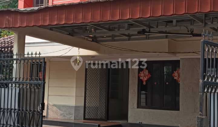 Rumah Hoek 2 Lantai di Janur Elok Kelapa Gading