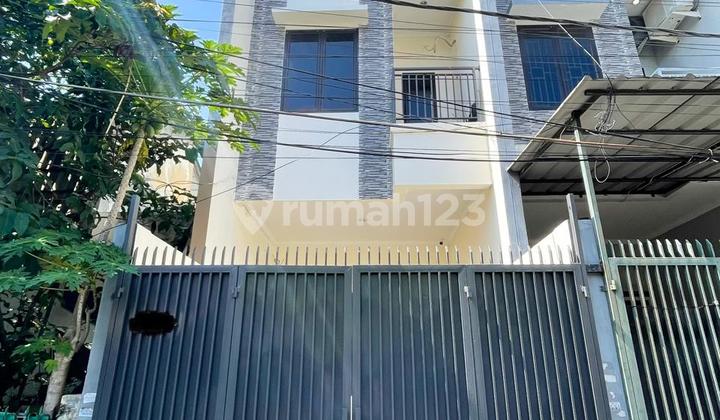 Rumah Kavling Polri Jelambar