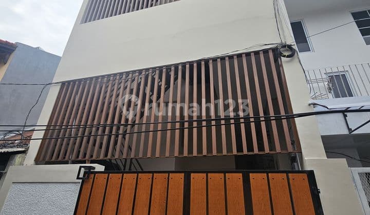 1345 Tanjung Duren Dormitory