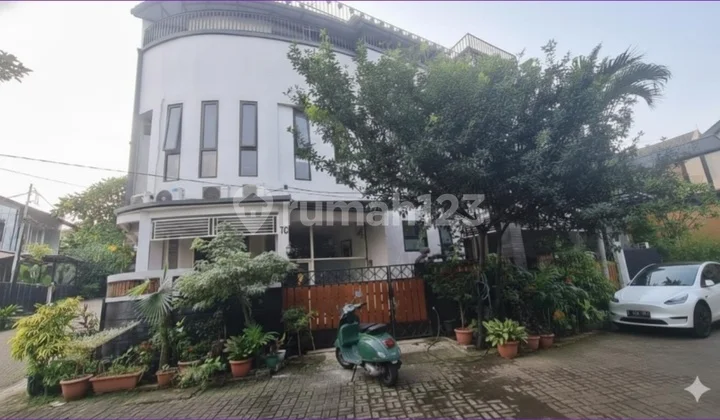 1476 Rumah Kebon Jeruk