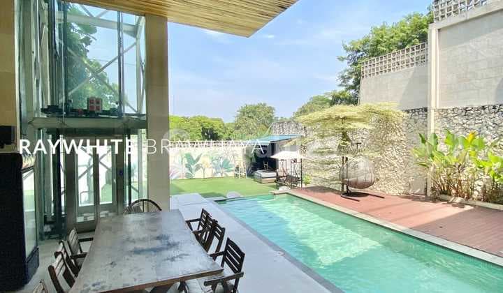 Rumah Megah Siap Huni Fasilitas Lengkap Area Bintaro Jaksel