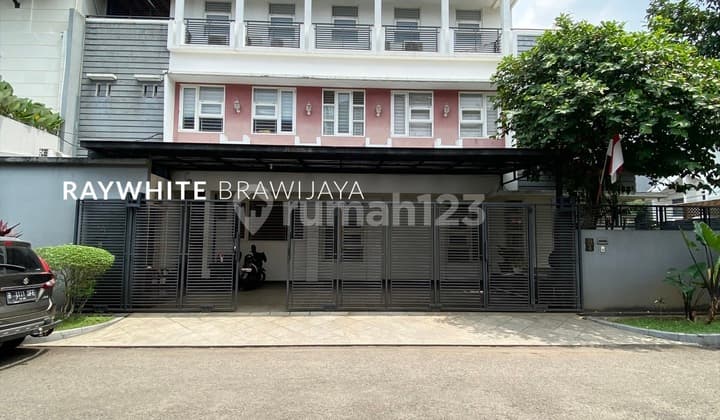 Turun Harga Rumah Siap Huni Lingkungan Tenang Area Pondok Indah