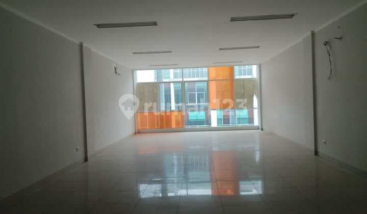 Ruko Lokasi Strategis Bulevar Utama Siap Pakai Di Kelapa Gading