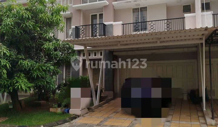 Rumah L 12 Dekat Universitas Garasi 4 Mobil