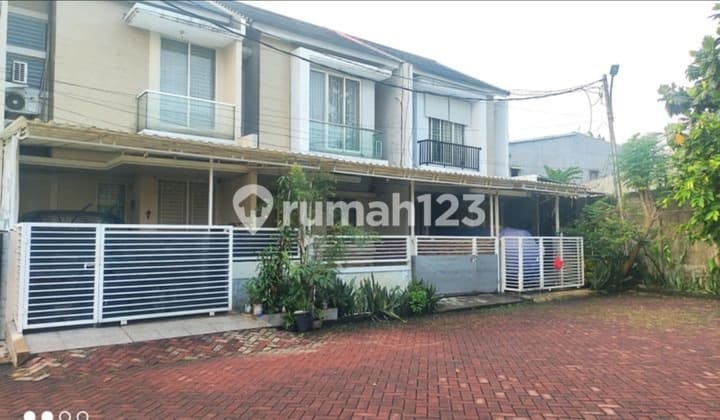 Semanan Indah Garden House, Fully Furnished, Nice and Well-Maintained