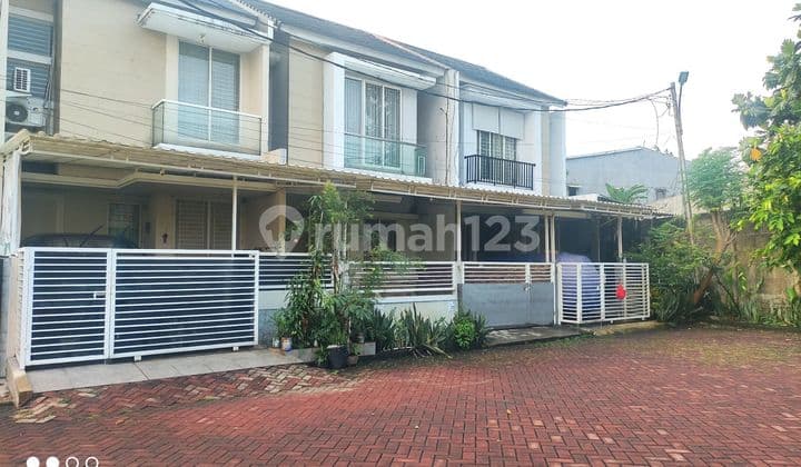 2-Storey House in Taman Semanan Near the Station Front Position