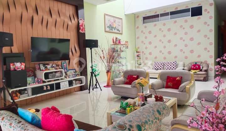 Beautiful Minimalist House Manyar Permai PIK