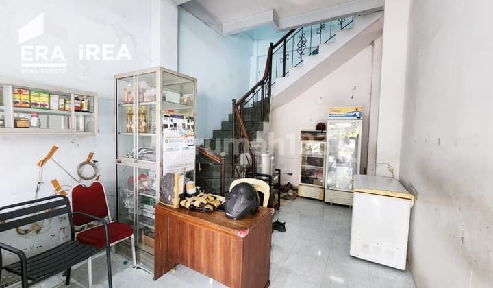 Ruko Dijual 2 Lantai Area RS Kustati Pasar Kliwon Solo