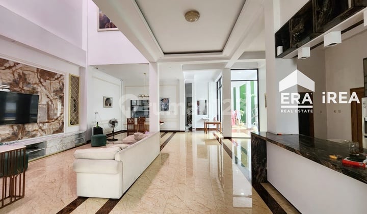 Rumah Mewah 2 Lantai Solo Dekat Stadion Manahan Full Furnish