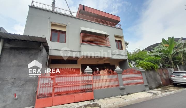 3-Story House for Rent in Solo City Near Jih Solo Hospital