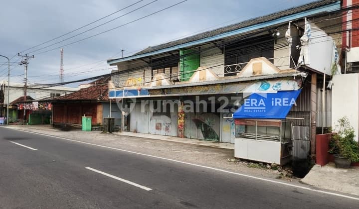 Ruang Usaha 3 Lantai Dijual di Solo Jaten Dekat Mitra Swalayan