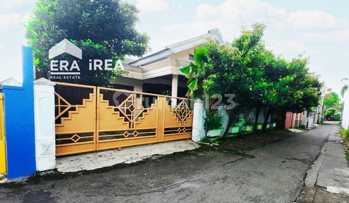 Dijual Rumah Bagus di Solo Kota Dekat Taman Sriwedari