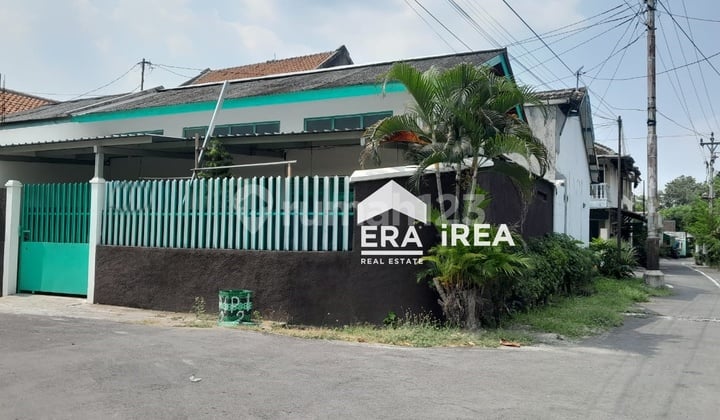 Boarding House for Sale in Solo City Near DPRD Office Ready to Occupy