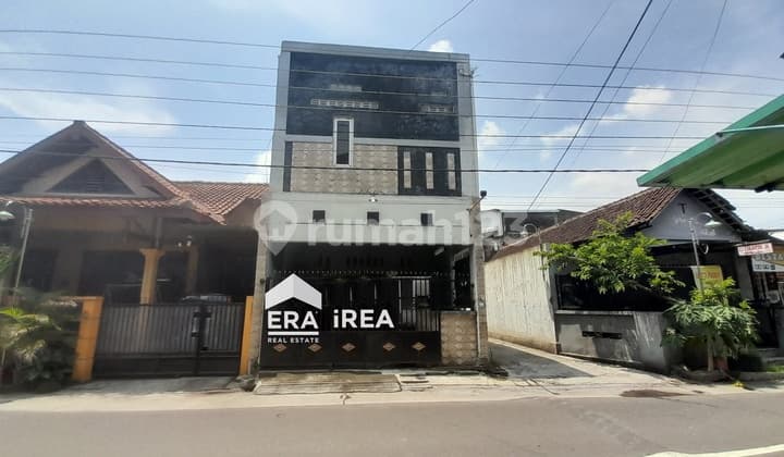 Rumah Dijual di Solo Kartasura Dekat Kampus STIE 2 Lantai