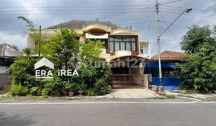 Rumah 2 Lantai Dijual Dekat Stadion Manahan Solo