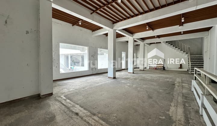 Disewakan Ruang Usaha 2 Lantai di Banjarsari Solo