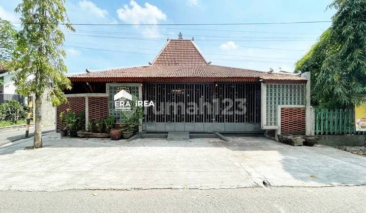 Dijual Ruang Usaha Hook di Solo Dekat Luwes Nusukan