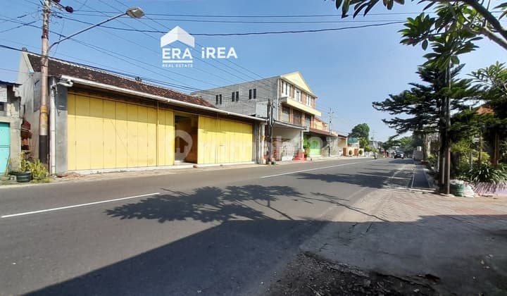 Affordable Business Space for Rent in Solo Near Ngemplak Market