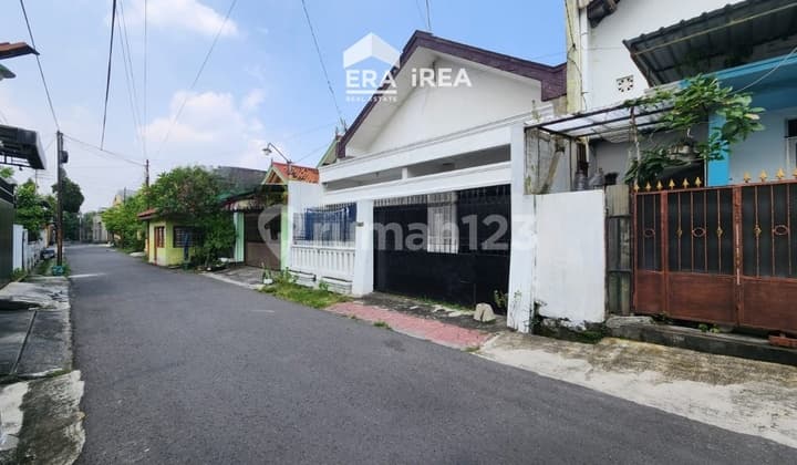 House for Sale in Solo Near Sheikh Zayyed Mosque
