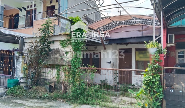 Bonus Land with Building for Sale Cheap in Solo Baru Near The Park Mall