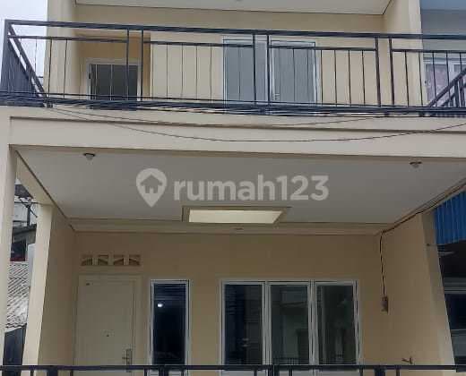 Rumah Brand New 3 Lantai, Bagus dan Siap Huni di Kelapa Gading, Harga Best