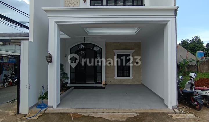Rumah Klasik Modern Kualitas Tinggu untuk Kenyamanan dan Kepuasan Memiliki Hunian di Tanah Baru, Depok