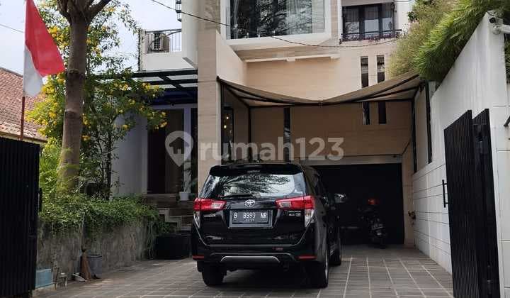 Rumah Modern Di Menteng Jakarta Pusat
