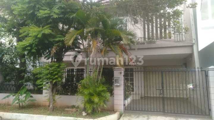 Rumah Sewa 2 Lantai. Semi Furnished