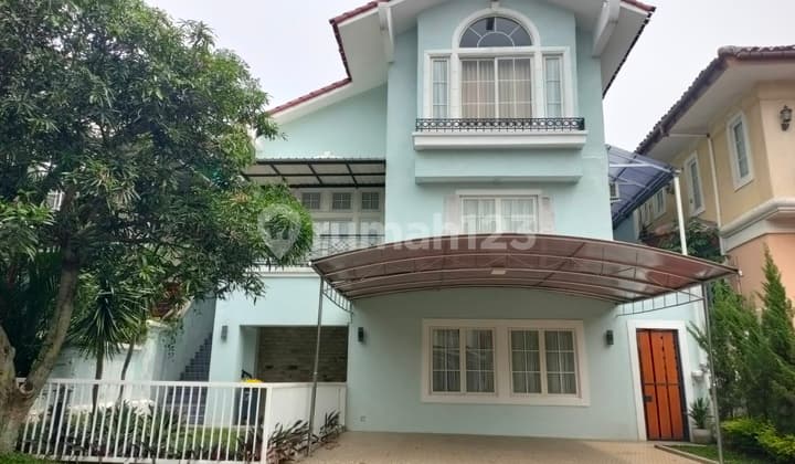 Dijual Rumah Tiga Lantai Siap Huni Dan Private Pool