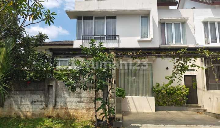 Dikontrakan Rumah Dua Lantai Private Pool