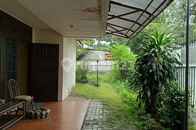 Rumah Asri Strategis Halaman Luas Harga Murah di Depsos Jakarta Selatan