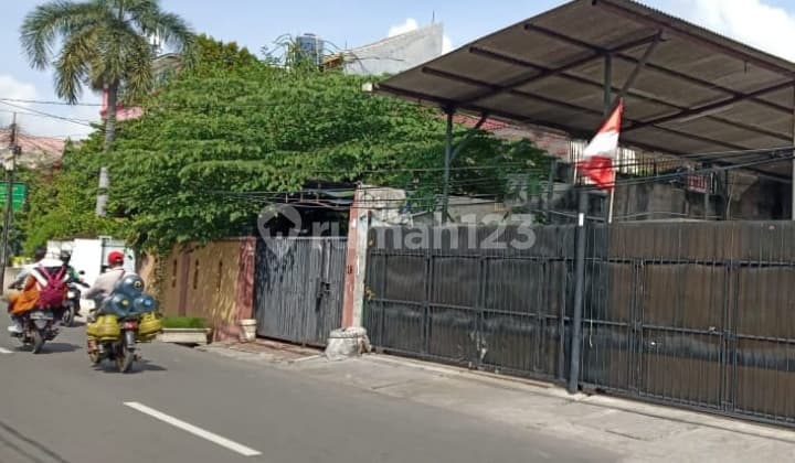 Rumah Terhitung Tanah Komersial Cocok Untuk Invest di Kebayoran Lama