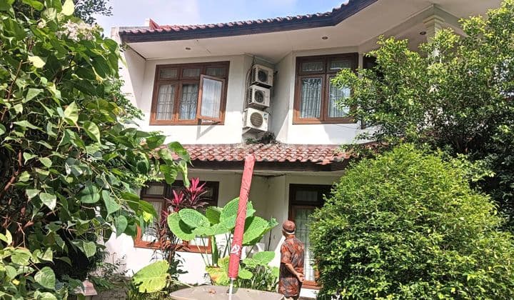 Rumah Taman Hook Strategis Depsos Veteran Jakarta - Harga Murah