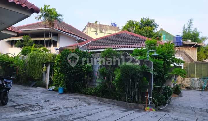 Quick Sale: Strategic ASRI House, Ideal for Boarding, in Menteng Tanjung Duren, West Jakarta
